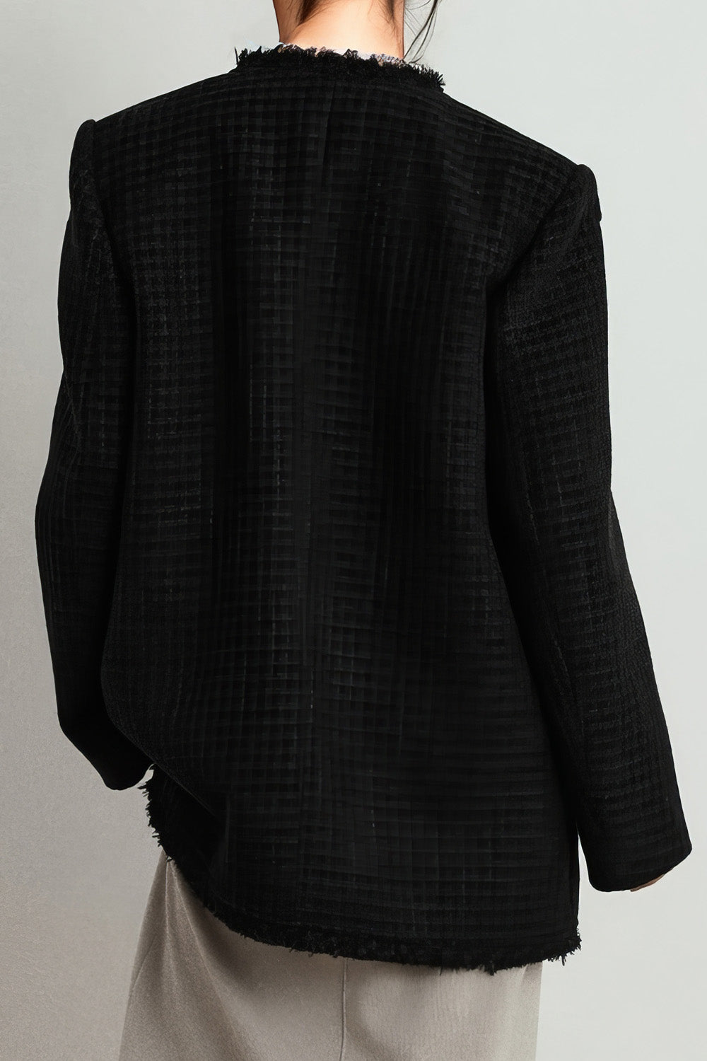 Elegancki tweedowy żakiet z frędzlami - czarny