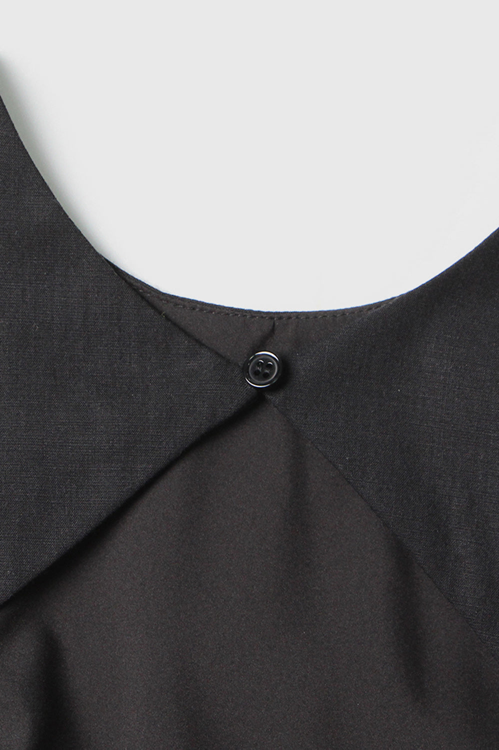 Sukienka midi z wycięciem na plecach - czarna
