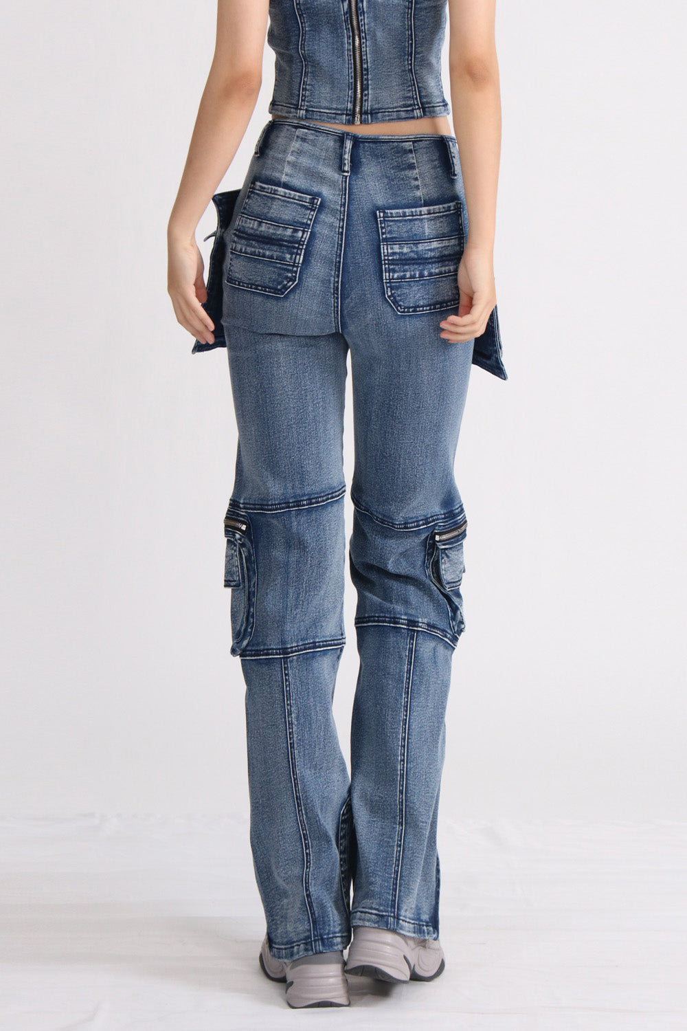High-Rise Cargo Jeans - Blue
