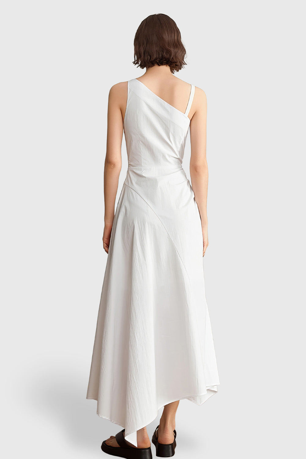 Nieregularna sukienka midi - biała