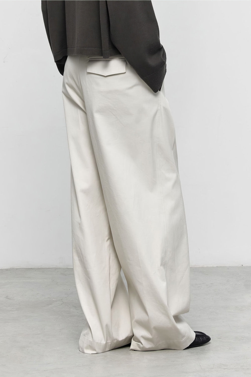 Oversized Pleated Trousers - Beige