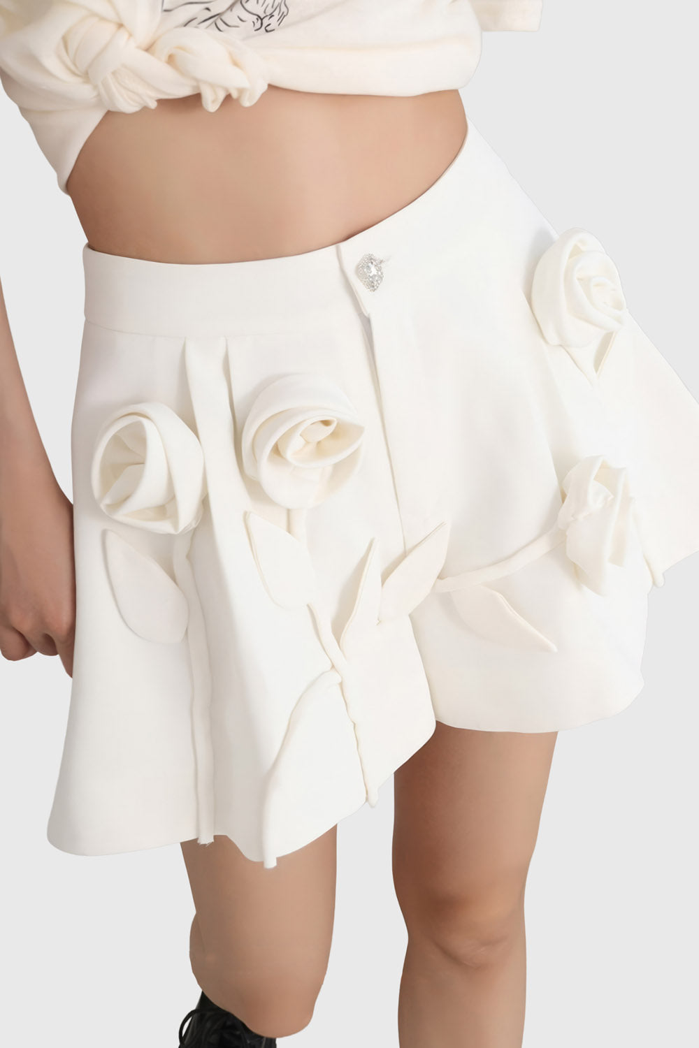 Shorts with Flowers - White