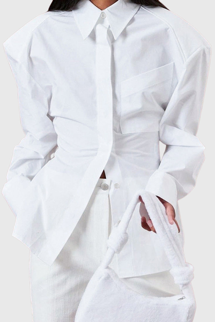 Skjorta med överdimensionerade axlar och öppen rygg - Vit
